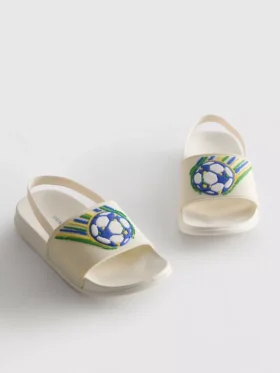 Futbol temalı kayma sandaletler