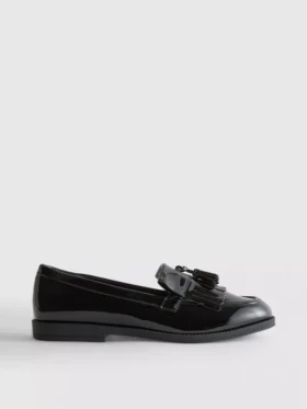Geniş kalıplı vernikli loaferlar