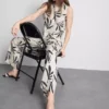 Geniş paça desenli pantolon Geniş paça desenli pantolon