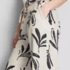 Geniş paça desenli pantolon Geniş paça desenli pantolon