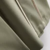 Geniş paça, yan şeritli pantolon Geniş paça, yan şeritli pantolon