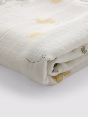 Hayvan desenli muslin bebek battaniyesi