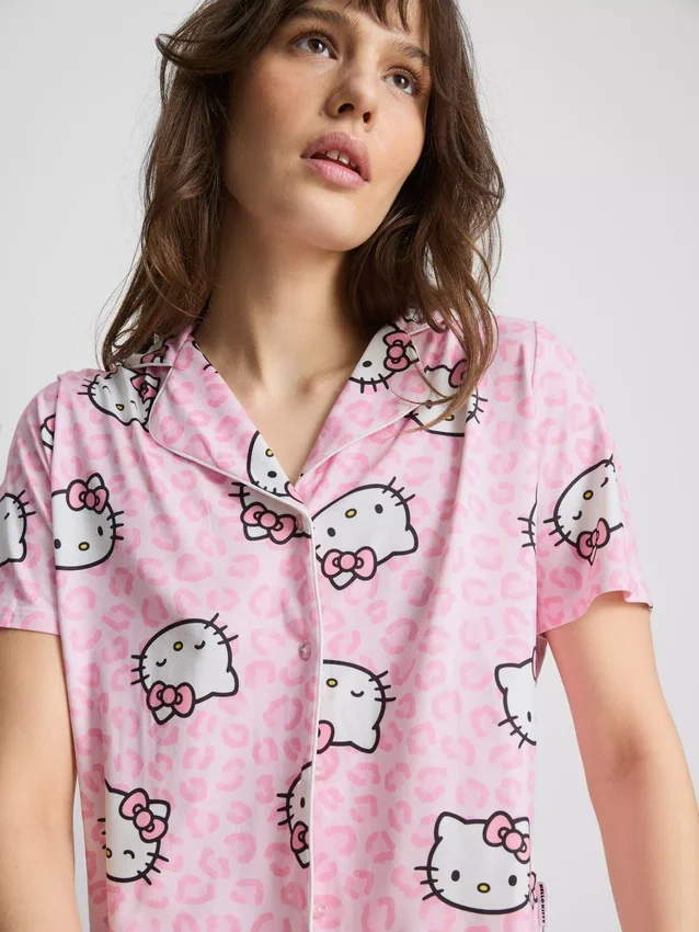 Hello Kitty kısa boyfriend şortlu pijama Hello Kitty kısa boyfriend şortlu pijama