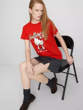 Hello Kitty pamuklu rahat çilekli tişört