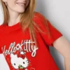 Hello Kitty pamuklu rahat çilekli tişört Hello Kitty pamuklu rahat çilekli tişört