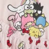 Hello Kitty ve arkadaşları desenli pijama üstü Hello Kitty ve arkadaşları desenli pijama üstü