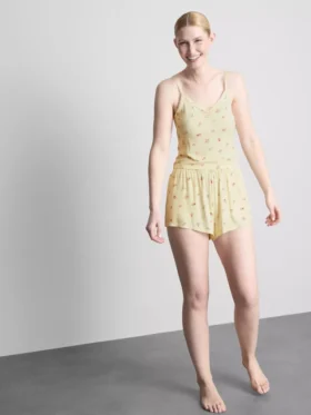 Çiçek desenli nervürlü cami pijama üstü