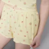 Çiçek desenli nervürlü pijama şortu Çiçek desenli nervürlü pijama şortu