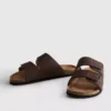Çift kayışlı sandaletler