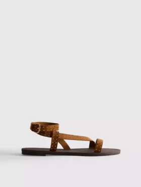 Çivili bantlı sandaletler