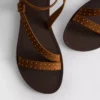 Çivili bantlı sandaletler