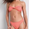 Çizgili Brezilya tarzı bikini altları Çizgili Brezilya tarzı bikini altları