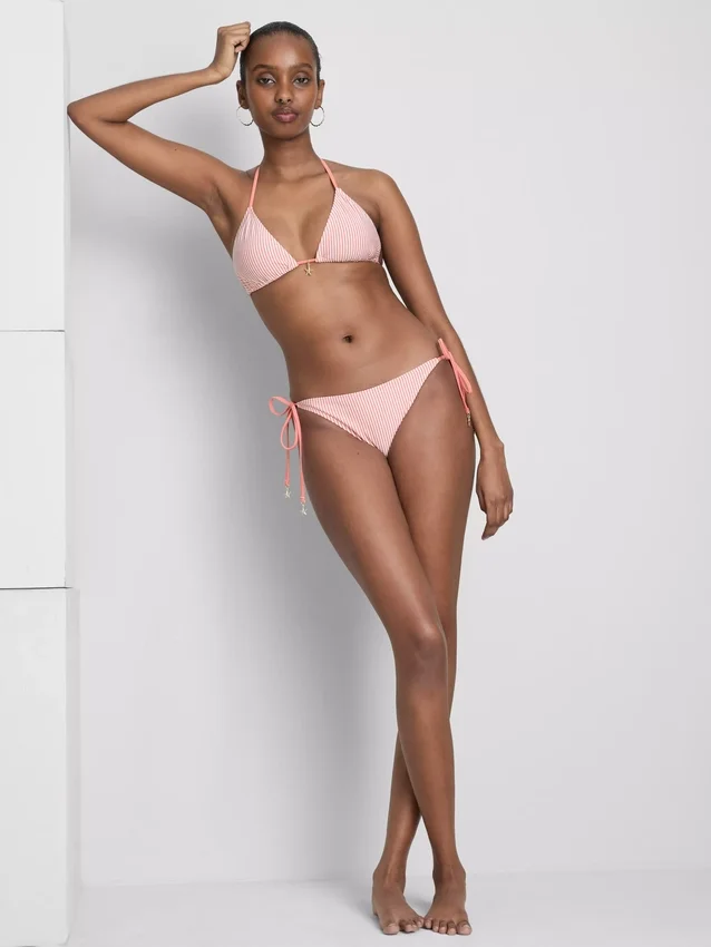 Çizgili denizyıldızı desenli üçgen bikini üstü Çizgili denizyıldızı desenli üçgen bikini üstü