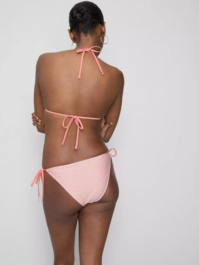 Çizgili denizyıldızı desenli üçgen bikini üstü Çizgili denizyıldızı desenli üçgen bikini üstü