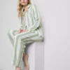 Çizgili pamuklu erkek tarzı pijama Çizgili pamuklu erkek tarzı pijama