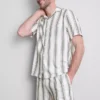 Çizgili pijama gömleği