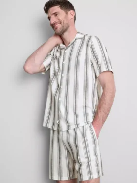 Çizgili pijama gömleği