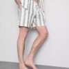 Çizgili pijama şortu Çizgili pijama şortu