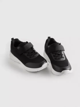 Kalın tabanlı düşük bilekli Sneakerlar