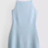 Kare yakalı mini elbise Kare yakalı mini elbise