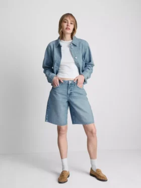 Kenarları işlenmemiş denim bermuda şort