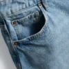Kenarları işlenmemiş denim bermuda şort Kenarları işlenmemiş denim bermuda şort