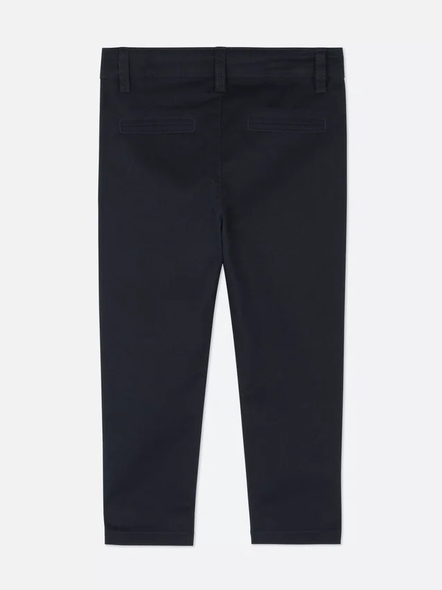 Küçük erkek chino pantolon Küçük erkek chino pantolon