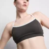 Kontrast kenarlı, çapraz sırtlı spor kısa üst Kontrast kenarlı, çapraz sırtlı spor kısa üst