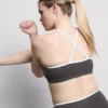 Kontrast kenarlı, çapraz sırtlı spor kısa üst Kontrast kenarlı, çapraz sırtlı spor kısa üst