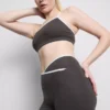 Kontrast renkli çapraz kesim spor şortlar Kontrast renkli çapraz kesim spor şortlar