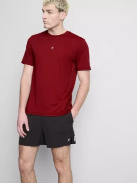 Kısa kollu spor tişörtü
