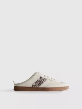 Lastik tabanlı slip-on sneakerlar