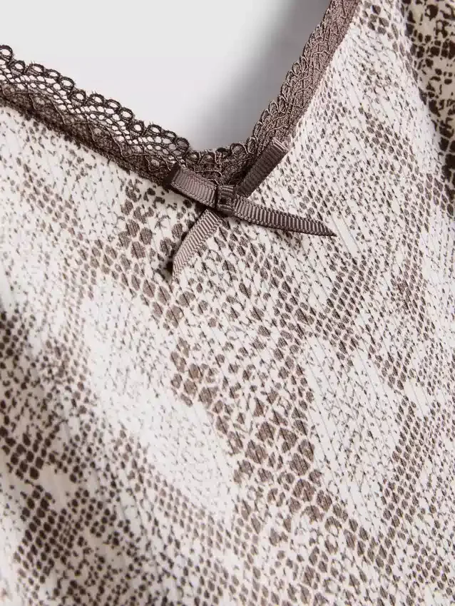 Leopar desenli dantelli cami pijamalar Leopar desenli dantelli cami pijamalar