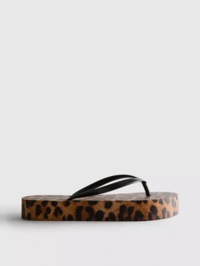 Leopar desenli flatform parmak arası terlik Leopar desenli flatform parmak arası terlik