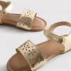 Metalik lazer kesim sandaletler