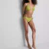Nakışlı balık desenli üçgen bikini üstü Nakışlı balık desenli üçgen bikini üstü