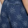 Nakışlı güneş desenli şort Nakışlı güneş desenli şort