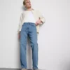 Orta bel, düz paça jean Orta bel, düz paça jean