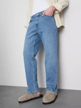 Orta bel, düz paça jean