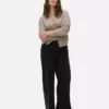 Orta bel, geniş paça jean pantolon Orta bel, geniş paça jean pantolon