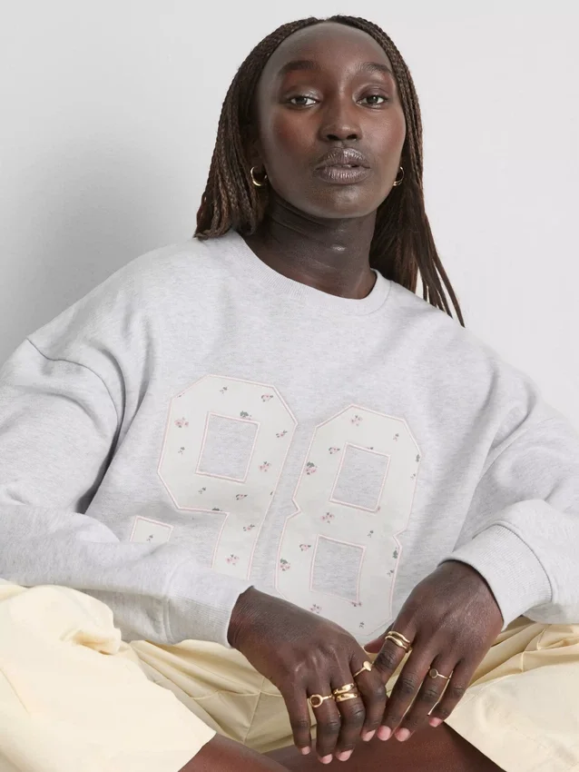 Oversize 98 ditsy çiçek desenli sweatshirt Oversize 98 ditsy çiçek desenli sweatshirt
