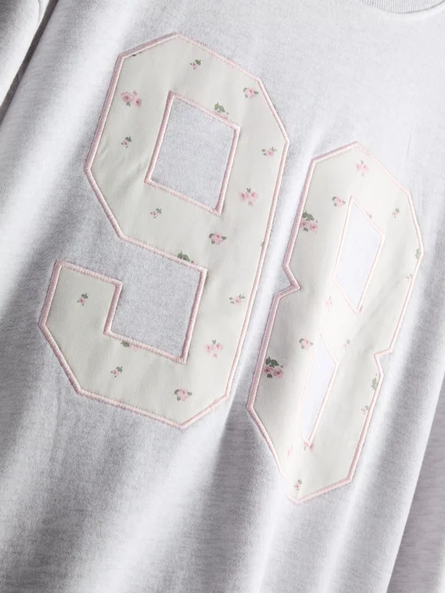 Oversize 98 ditsy çiçek desenli sweatshirt Oversize 98 ditsy çiçek desenli sweatshirt