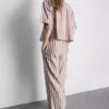 Oxford çizgili büzgülü pantolon Oxford çizgili büzgülü pantolon