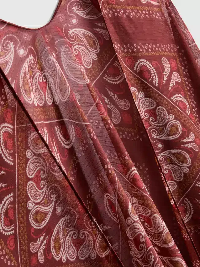 Paisley desenli püsküllü pelerin Paisley desenli püsküllü pelerin