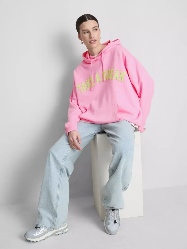 Pamuk ağırlıklı, üniversite temalı baskılı kapüşonlu sweatshirt Pamuk ağırlıklı, üniversite temalı baskılı kapüşonlu sweatshirt