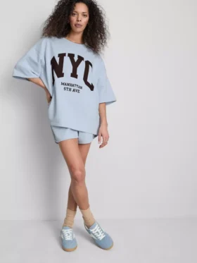 Pamuk ağırlıklı NYC sarkık kollu sweatshirt