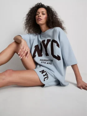 Pamuk ağırlıklı NYC sarkık kollu sweatshirt