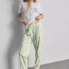 Pamuklu, bisiklet yaka, desenli pijamalar Pamuklu, bisiklet yaka, desenli pijamalar