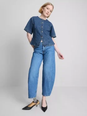 Pamuklu denim, belden büzgülü kısa kollu şortlar