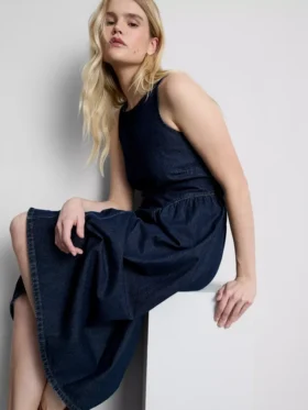 Pamuklu denim, düşük bel midi elbise Pamuklu denim, düşük bel midi elbise